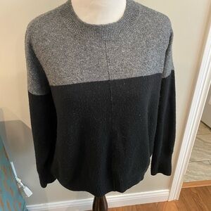 Vince Camuto Two-Tone Gray and Black Crewneck Sweater